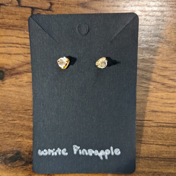 White Pineapple Earrings - Picture 2 of 7